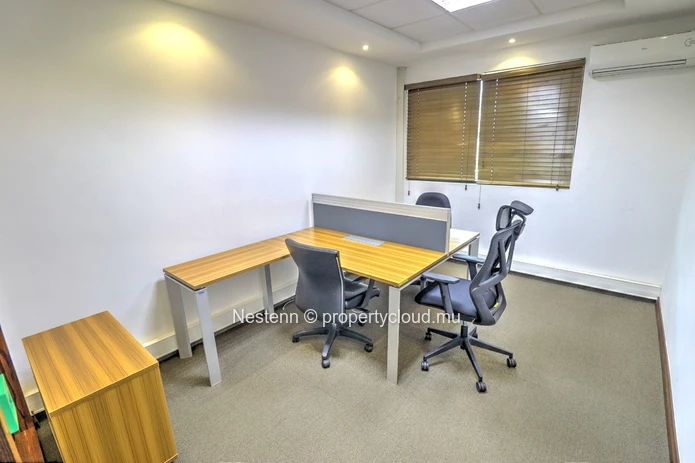 Furnished 20 m² offices with air conditioning, parking, and meeting rooms