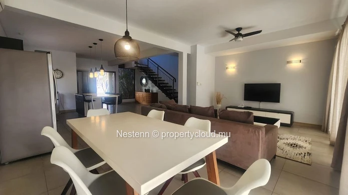 Duplex sécurisé de 3 chambres dans une résidence fermée