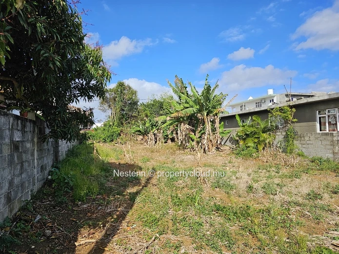 Terrain résidentiel de 325 m²
