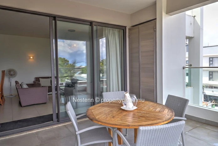 Beautiful three-bedroom apartment with terrace and sea view