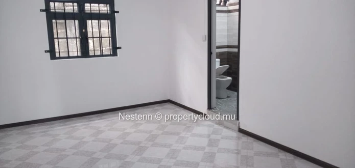 Duplex à usage de bureau ou résidence