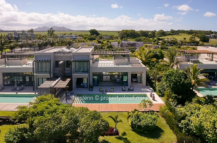 Villa juxtaposée vue mer: la maison de vos rêves vous attend !