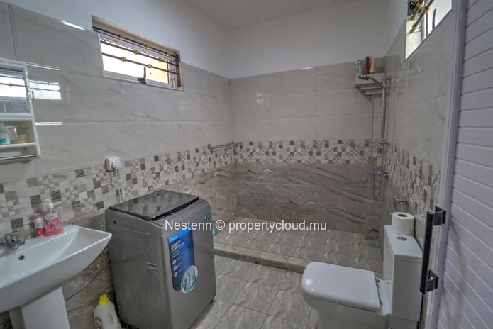 2-Bedroom Apartment with direct beach access