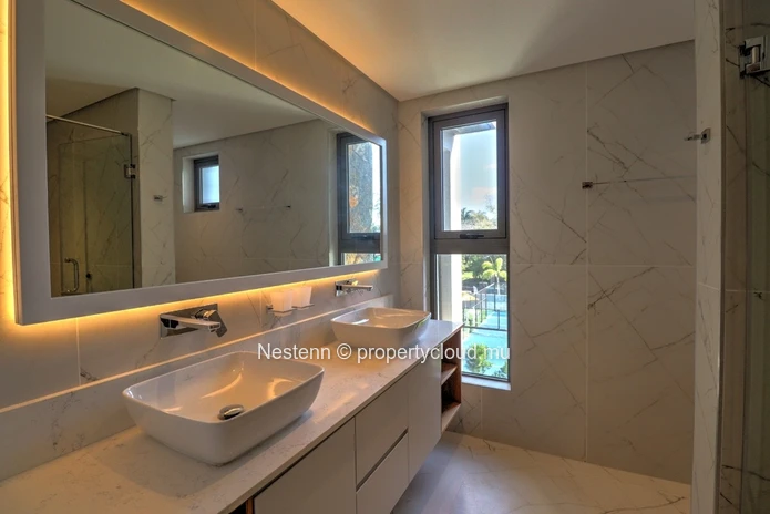 Superbe penthouse avec rooftop et piscine privée
