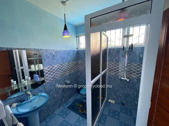 Charmante maison de 253,25 m2 proche de la plage 