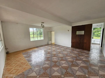 6 Bedroom House
