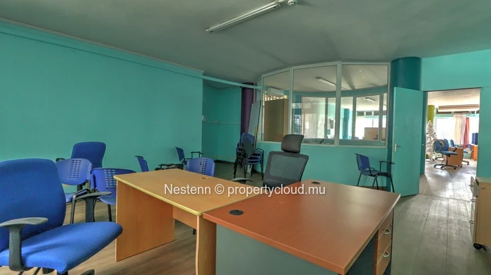 Office space of 371.61 m² 