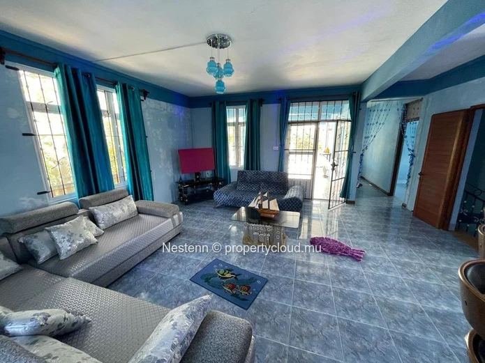 Charmante maison de 253,25 m2 proche de la plage 