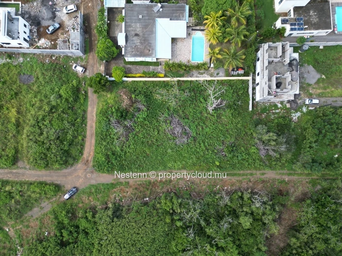 Residential land 844m2 10mins from the beach