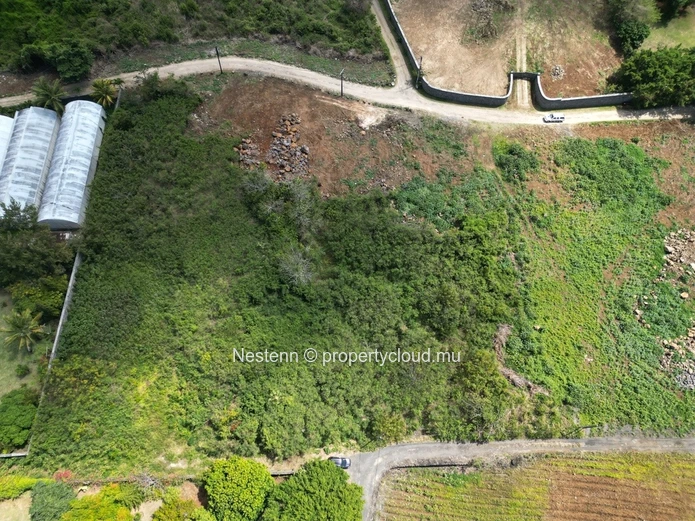 Residential land 2548m² near beach 