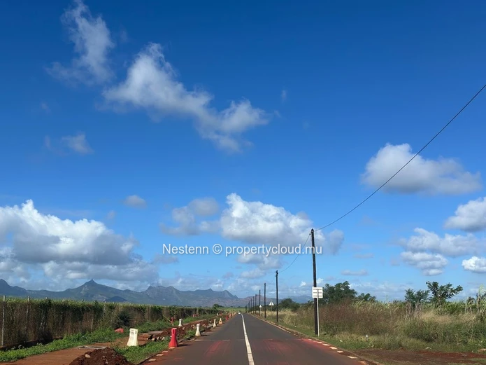 Terrain résidentiel de 965 m² – Peut être divisé en 2 lots.