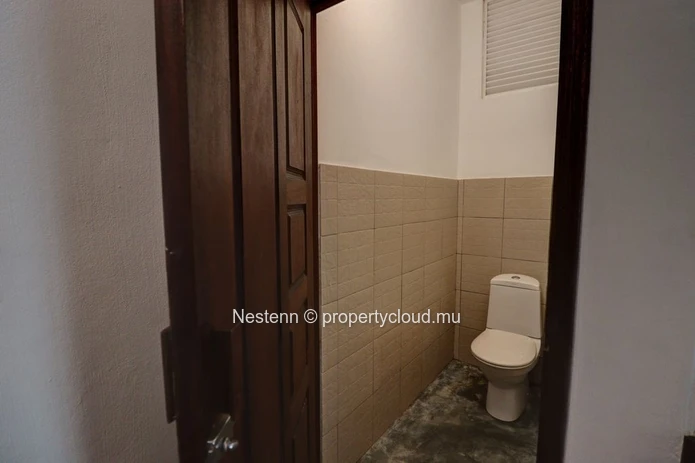 Spacious 50 sqm Studio in Secure Residence with Pool & Shared Laundry Facilities