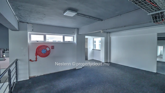  Bâtiment stratégique de 2 158,1 m² 