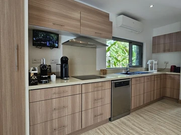 8 Bedroom House