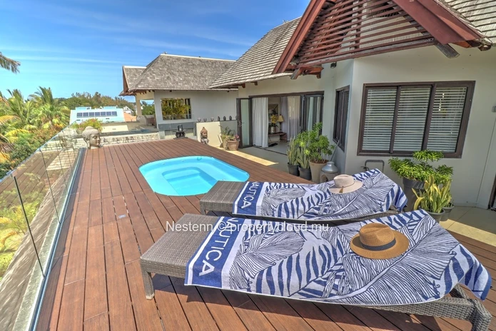 Duplex meublé de 4 chambres avec vue sur rivière et montagne, et proche de plage