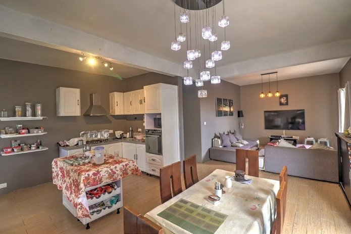 Chapman view : Maison contemporaine avec cadre montagneux et sérénité