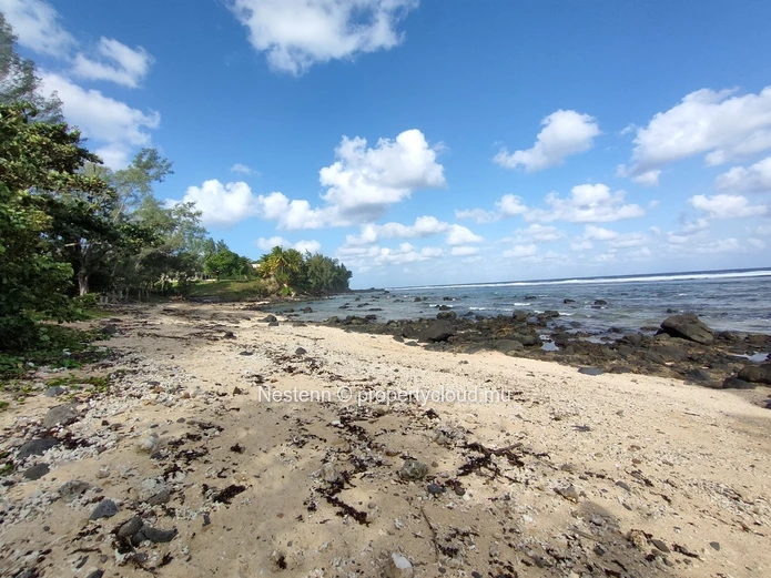 Terrain exclusif en bord de mer 