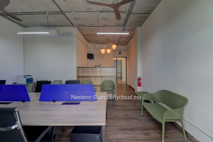 Prestigious office with breathtaking views in the heart of the Vivea Business Park