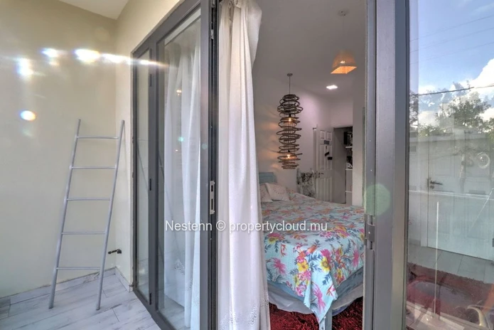 Modern 3-bedroom apartment just steps from the beach 