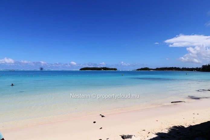 3-bed apartment close to the beach