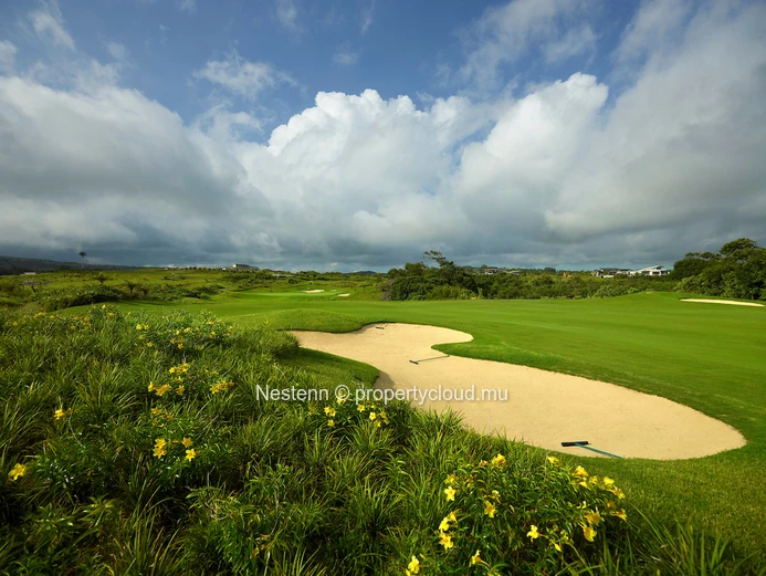 Terrains residentiels de 1832 m2 à 4060 m2, au cœur de l'île, sur un golf luxuriant