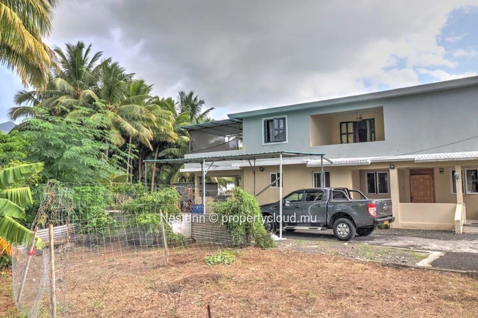 Magnificent waterfront property of 5 bedrooms