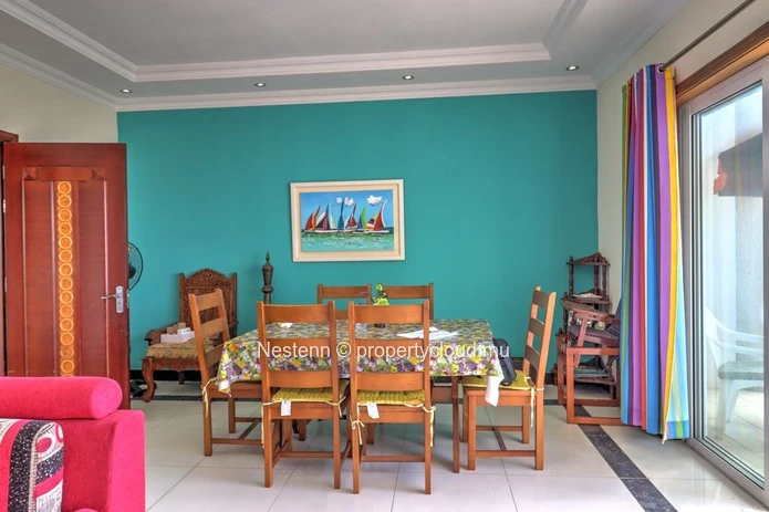 3-bedroom en suite apartment with sea view 
