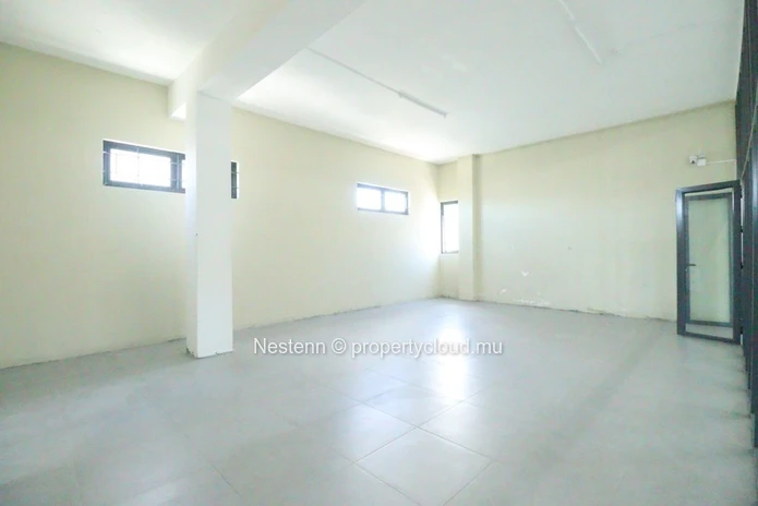 Espace bureau non meublé de 211 m² occupant l'ensemble du 4? étage