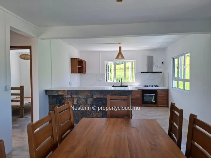 3-bedroom apartment with mountain view.