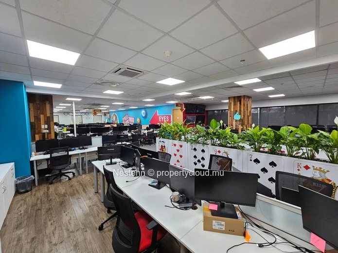 Office space of 668 m² 