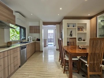 8 Bedroom House