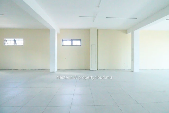 Espace bureau non meublé de 211 m² occupant l'ensemble du 4? étage