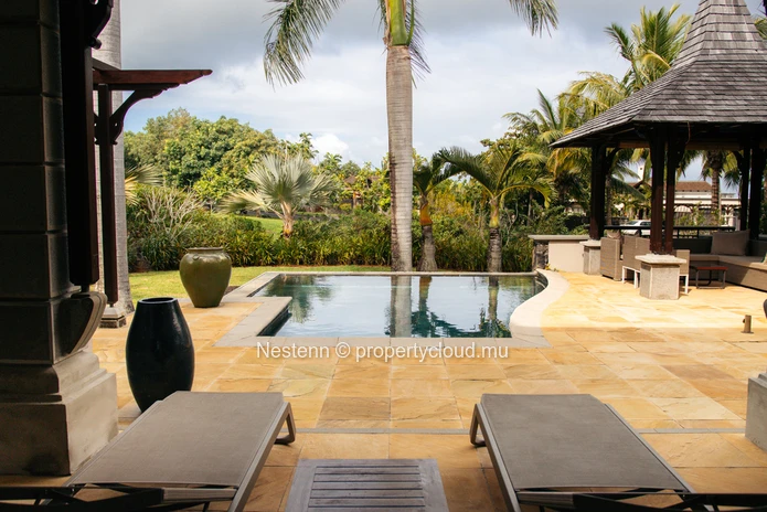 Villa meublée avec prestations haut de gamme – Golf, nature et mer.