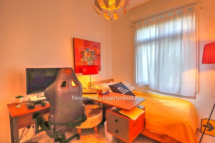 Modern 3-bedroom apartment just steps from the beach 