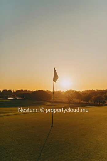 Mountain view land of 1530 m² in an exceptional estate 