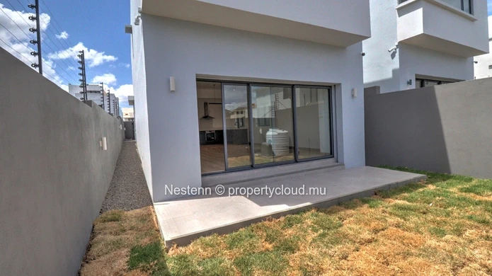 Villa duplex moderne avec vue mer et montagne 