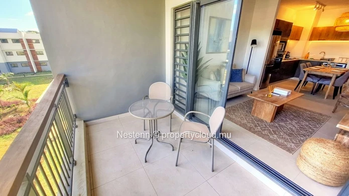 Charmant appartement flambant neuf de 2 chambres, décoré avec goût