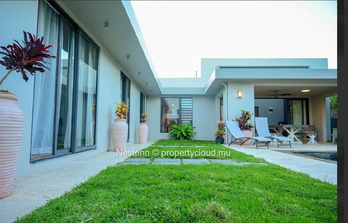 Villa contemporaine de 3 chambres dans un domaine sécurisé 