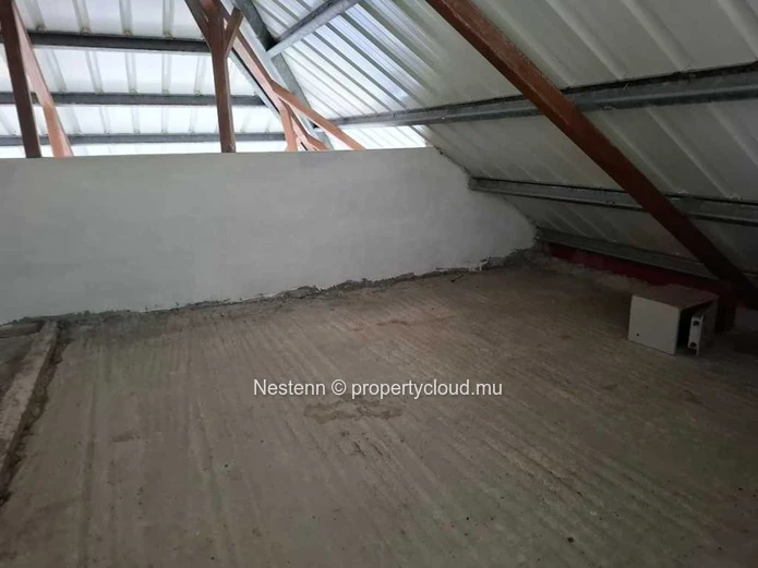 Bâtiment commercial de 340 m² Idéalement situé 
