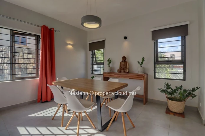 Beautiful, newly built single-storey villa with private pool, in a quiet residential area