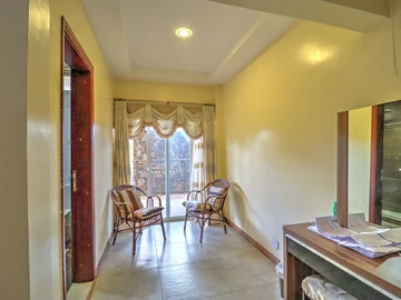 9 Bedroom House