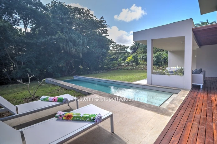 Villa 3 chambres avec piscine privée jacuzzi accès mer et proche golf