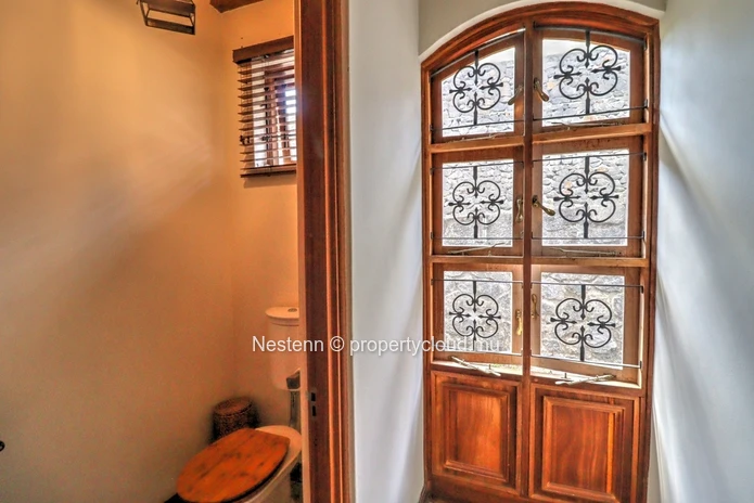Incroyable villa de style colonial de 3 chambres avec belle vue sur mer
