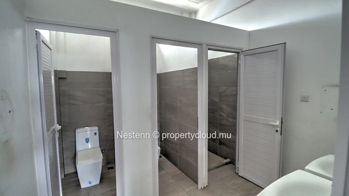  Bâtiment stratégique de 2 158,1 m² 