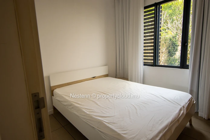 Furnished ground floor apartment with 3 bedrooms and garden 