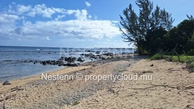 Superbe appartement de 3 chambres en rez de jardin pieds dans l'eau 