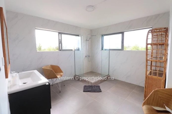 Penthouse de 3 chambres avec son toit terrasse et une belle vue à 180 degrés 
