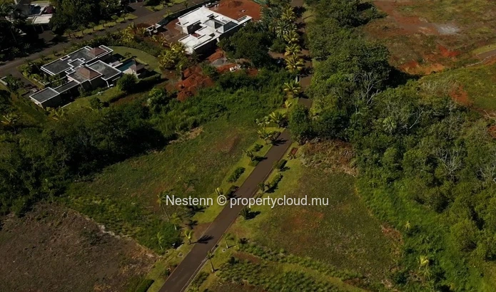 Terrain de 1530m² avec vue mer au sein d'un domaine d'exception.