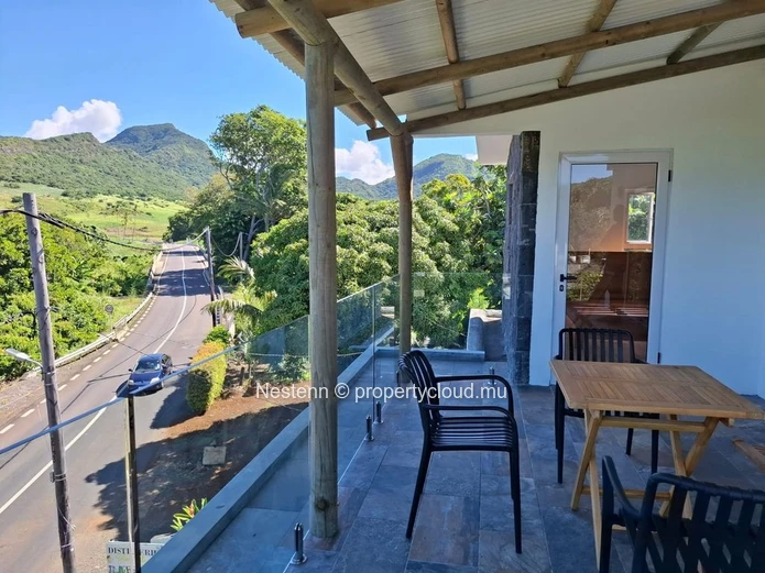 3-bedroom apartment with mountain view.