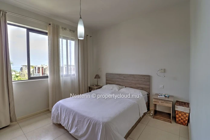 Beautiful three-bedroom apartment with terrace and sea view